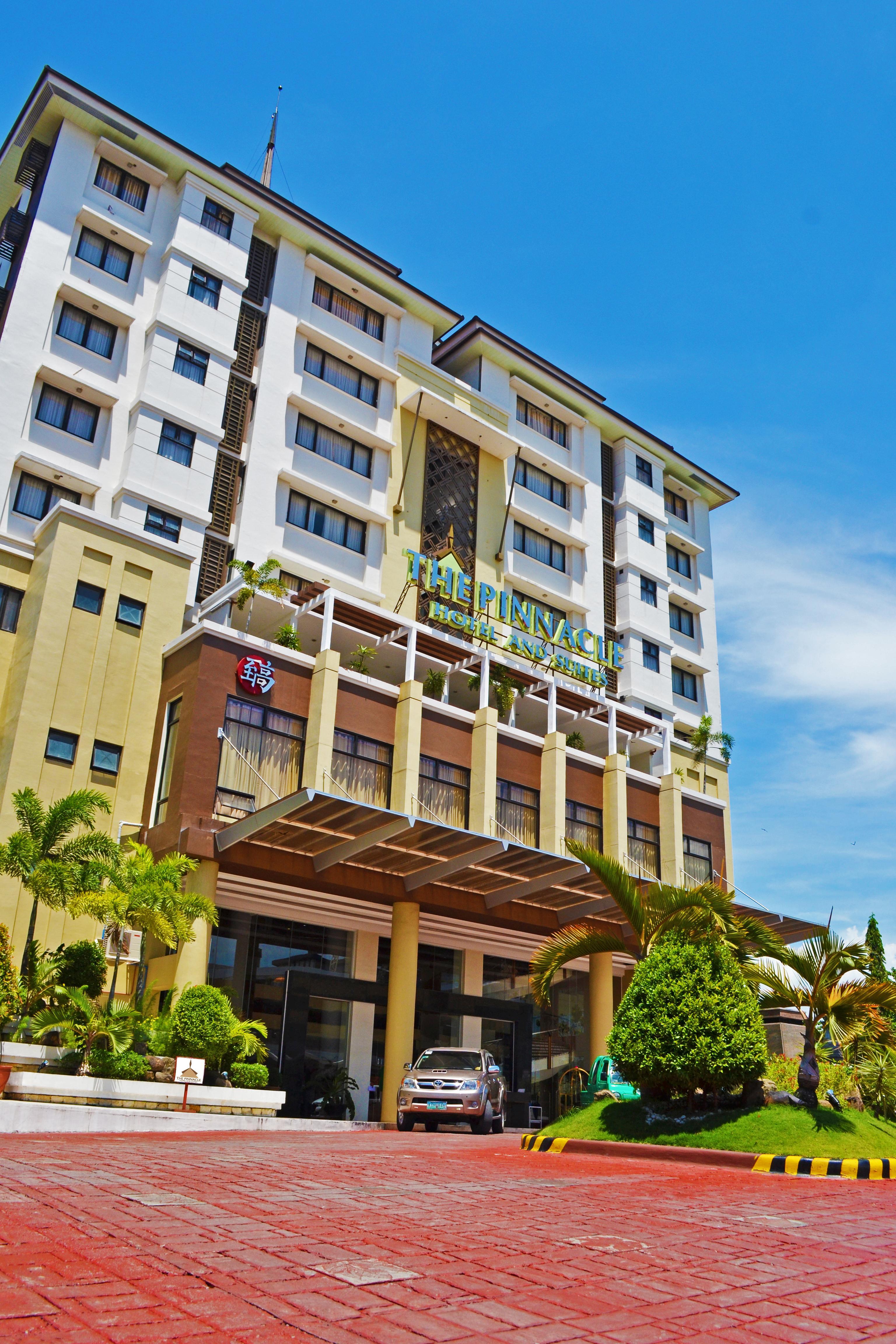 The Pinnacle Hotel And Suites Davao Exterior foto