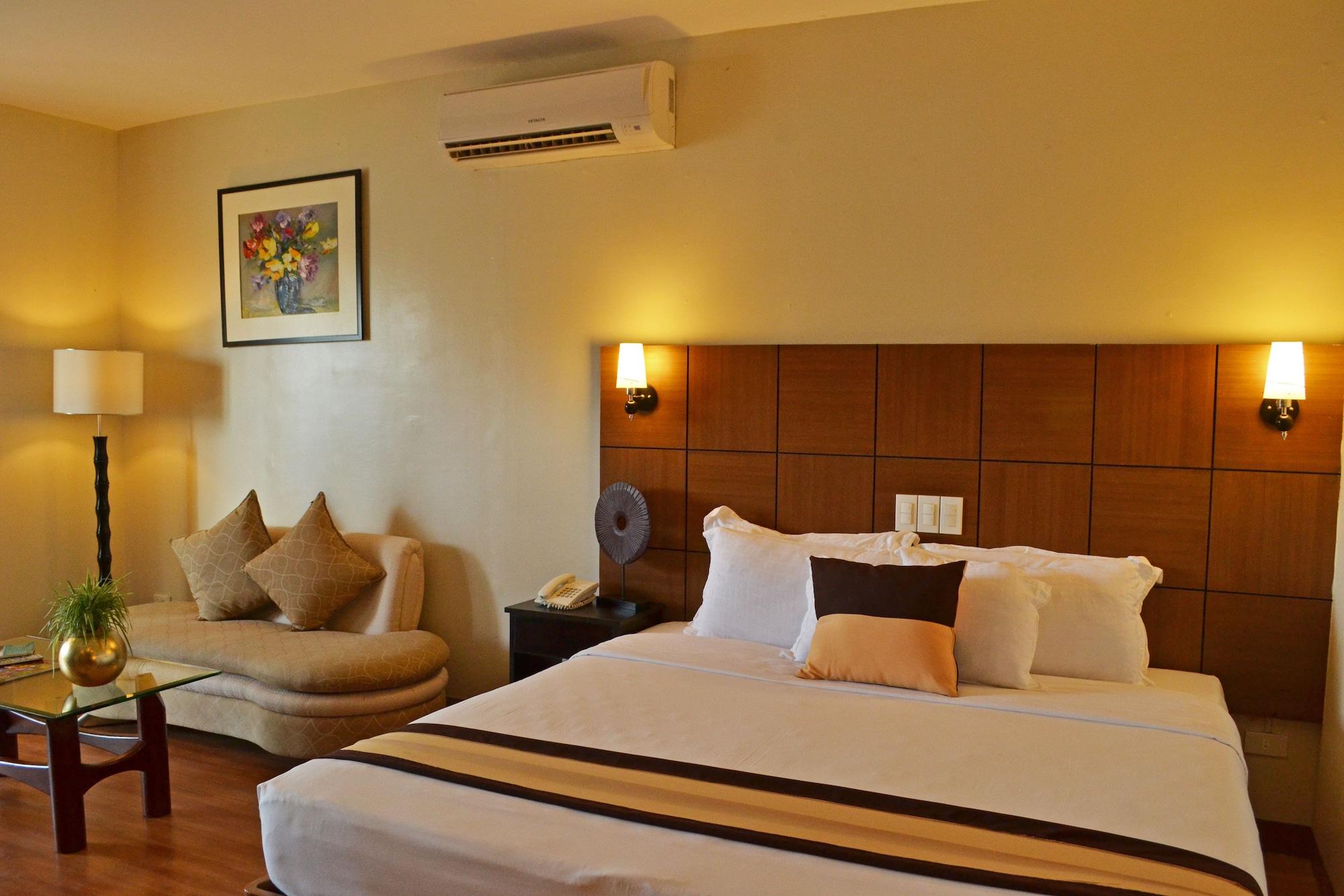 The Pinnacle Hotel And Suites Davao Exterior foto