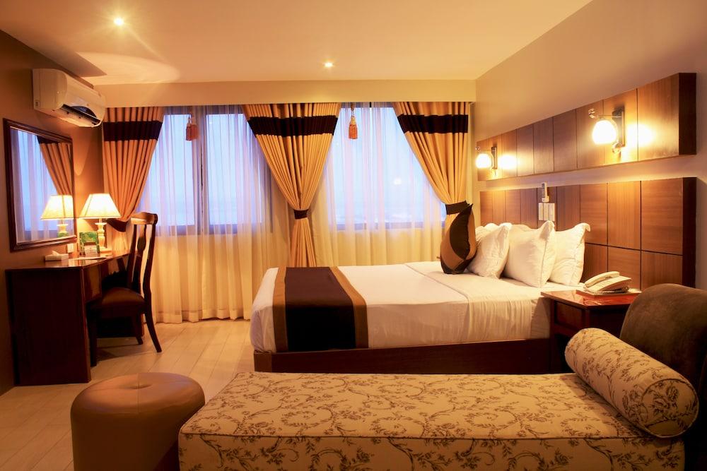 The Pinnacle Hotel And Suites Davao Exterior foto