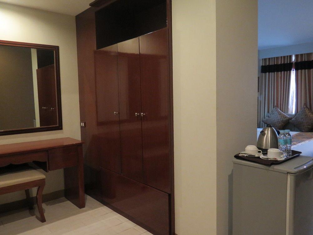 The Pinnacle Hotel And Suites Davao Exterior foto