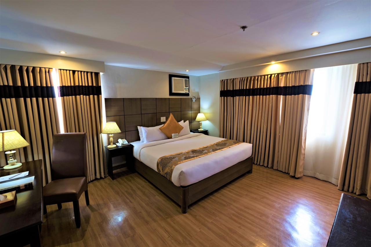 The Pinnacle Hotel And Suites Davao Exterior foto