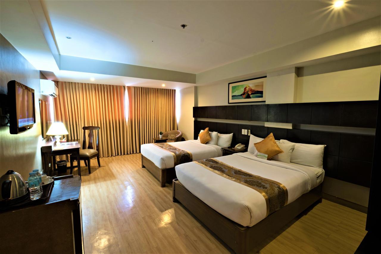 The Pinnacle Hotel And Suites Davao Exterior foto