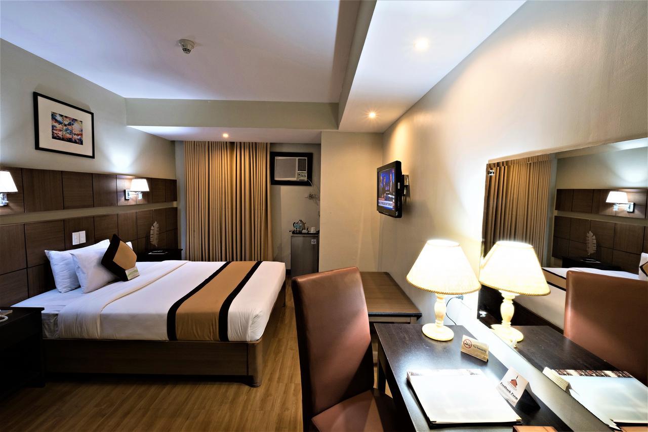 The Pinnacle Hotel And Suites Davao Exterior foto