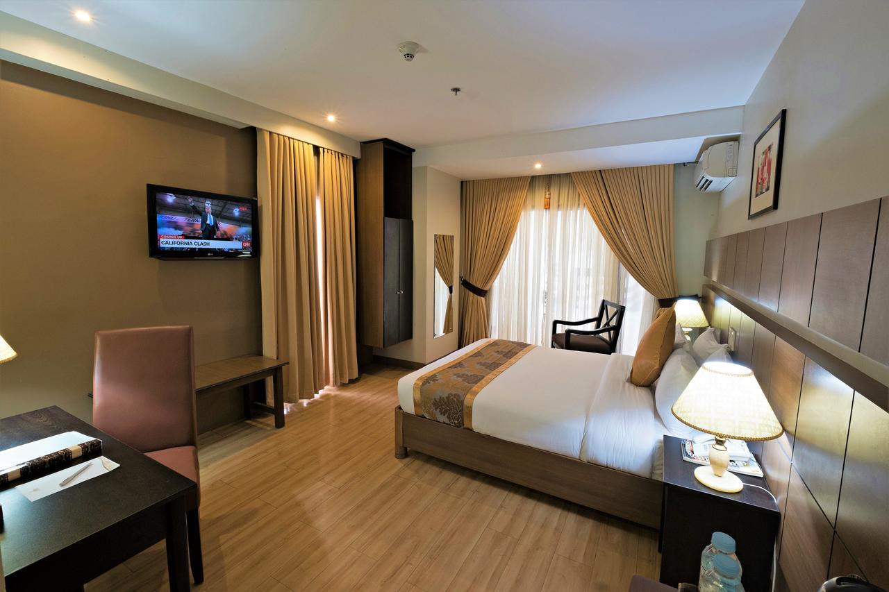 The Pinnacle Hotel And Suites Davao Exterior foto