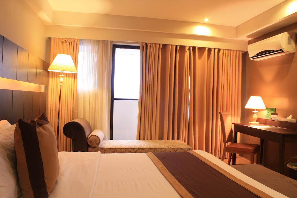 The Pinnacle Hotel And Suites Davao Exterior foto