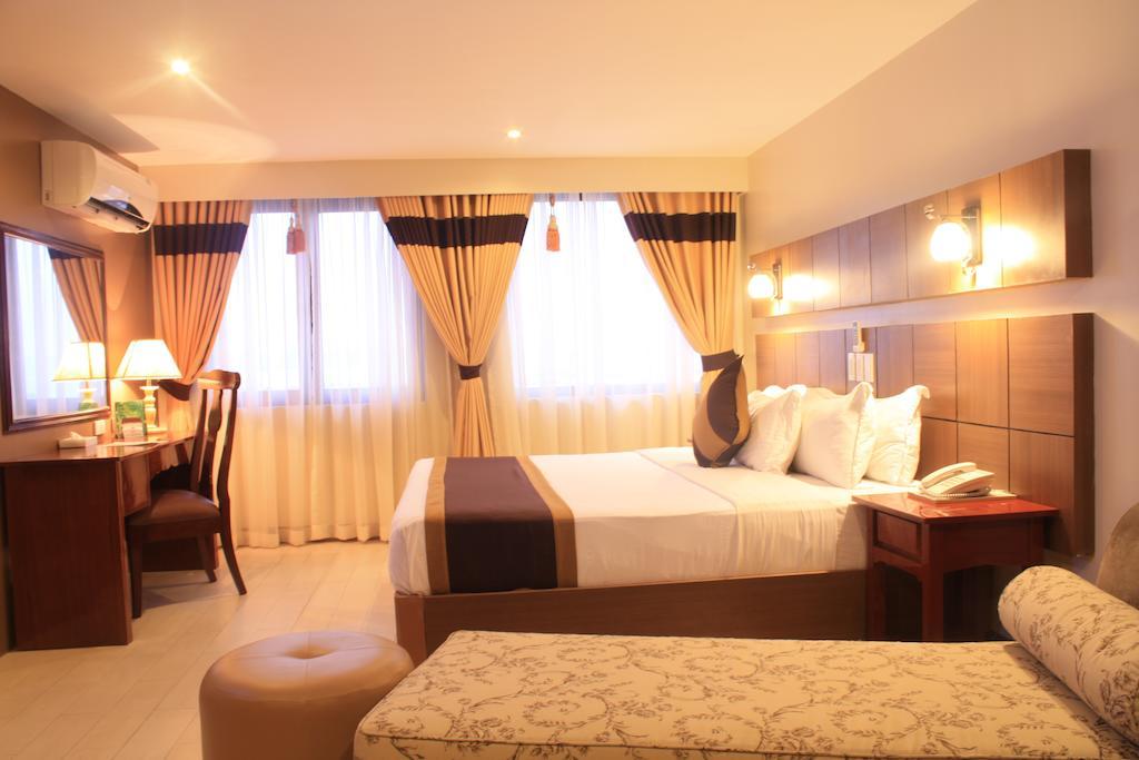 The Pinnacle Hotel And Suites Davao Exterior foto